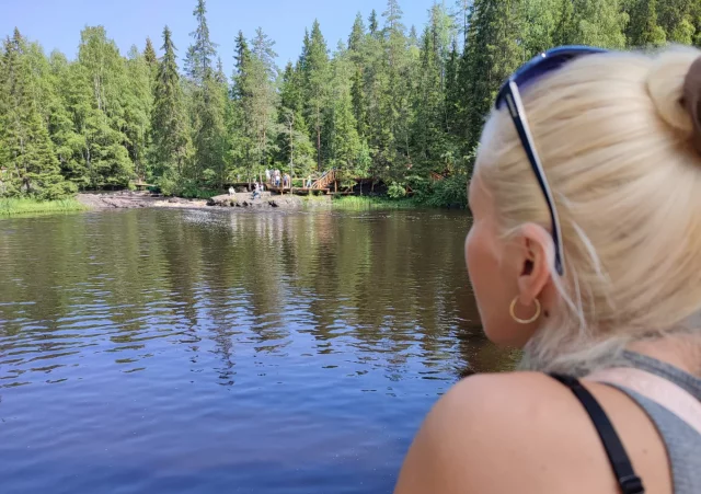 Карелия. А зори здесь тихие...