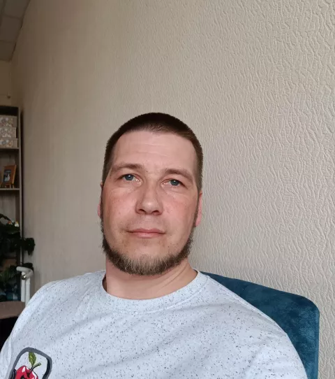 С умным видом)