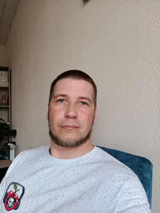 С умным видом)