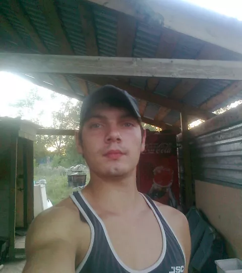 46ef18e3